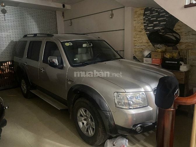 Bán xe Ford Everest 12/2008, màu bạc, đăng ký 12/2008, máy dầu