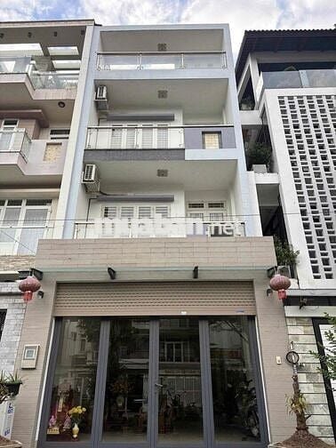 NHÀ ĐẸP !! GIÁ RẺ - 323 Lê Văn Sỹ, P12, Quận 3 - 4 tầng 5x20m oto vào