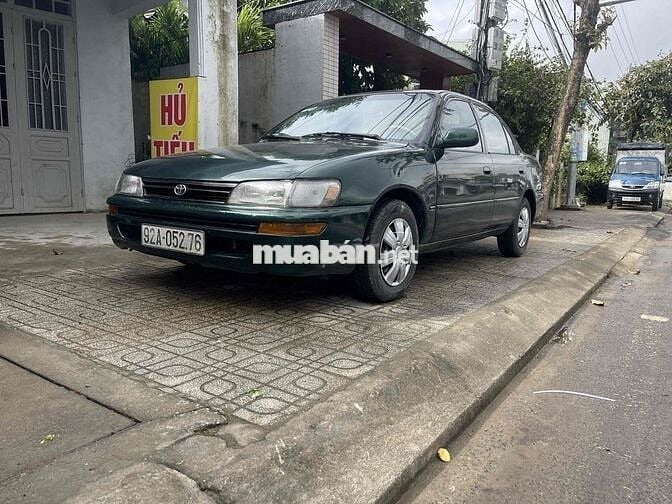 Toyota Corolla Xanh lá cây