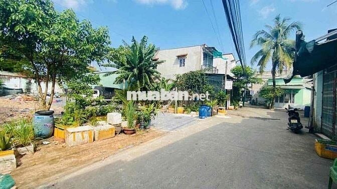 2 lô liền kề ngay chợ Xóm Vắng,phường Dĩ An,TP Dĩ An