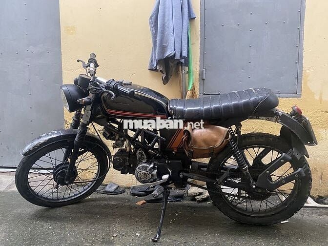 Xe máy Cafe Racer màu Đen