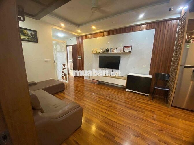 Cần bán gấp căn cc 2N2VS rộng rãi tầng trung thoáng mát hàng xóm Vín