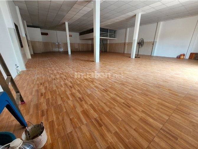 Cho thuê nhà MT Trương Thị Hoa, Dt 12x20m + gác xếp, khu đông dân cư, 