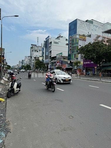 Giảm Giá sốc 39 Tỷ, sỡ hữu nhà MT ngang 5,3m x 20m đường Nguyễn Văn Cừ