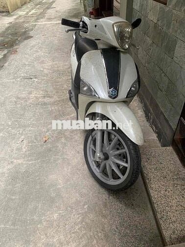 Cần bán xe Lyberty.