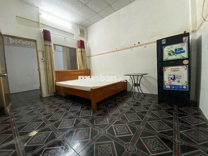 Phòng Trọ Sinh Viên, Văn Phòng