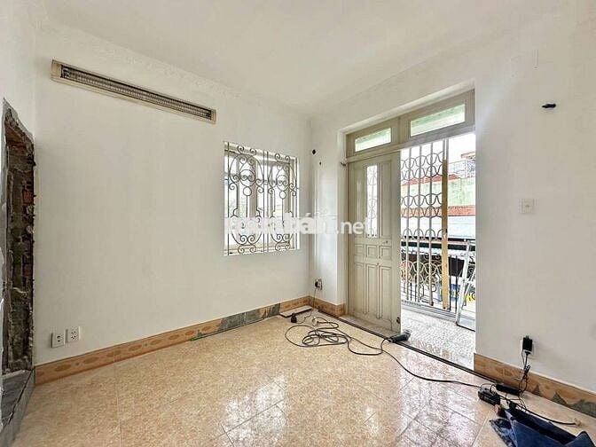 STUDIO BAN CÔNG NEW THOÁNG QUANG TRUNG HẠNH THÔNG TÂY TIỆN