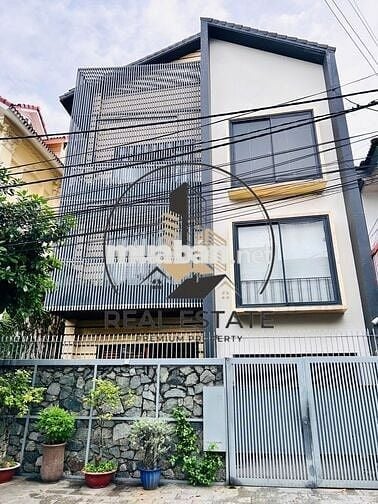 NHÀ ĐƯỜNG NGUYỄN HUY TƯỞNG DIỆN TÍCH: 8X20M TRỆT 2 LẦU CHO THUÊ