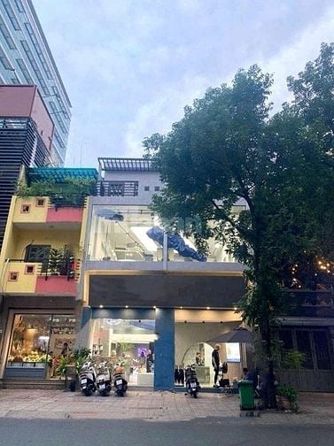 Bán nhà mặt tiền Nguyễn Đình Chiểu Q3, 127m², dòng tiền 130 triệu/th