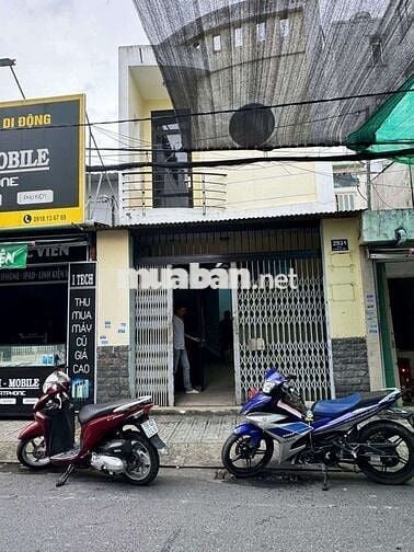 Bán nhà mặt tiền buôn bán sầm uất