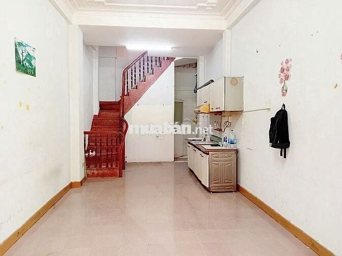 3 lầu 3 phòng ngủ hẻm Võ Văn Tần trung tâm quận 3 giá rẻ 14.5 triệu/th