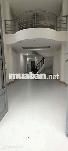 Nhà nguyên căn 4 x 19 trệt 3 lầu