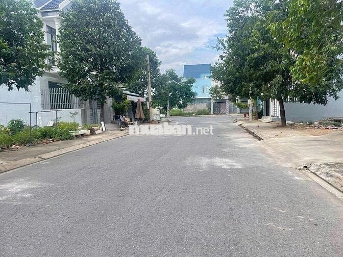 Em Cần Gấp Vài Lô Đất Dự Án Ngay Bến Lức Bác Nào Có IB (hong tiếp MG)