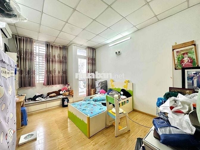 CHÍNH CHỦ CHO THUÊ NHÀ NGUYÊN CĂN 4 PHÒNG NGỦ GẦN CV LÀNG HOA GÒ VẤP