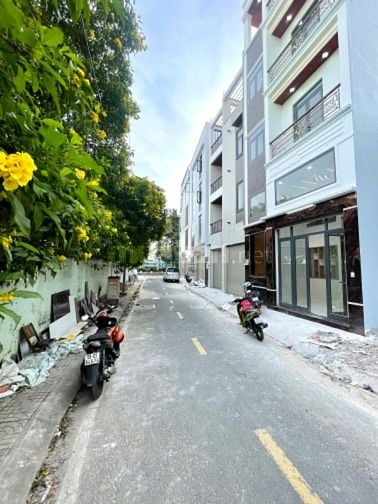 Khu vip 1014 TKTQ kinh doanh mua bán, trường học trước cửa nhaà