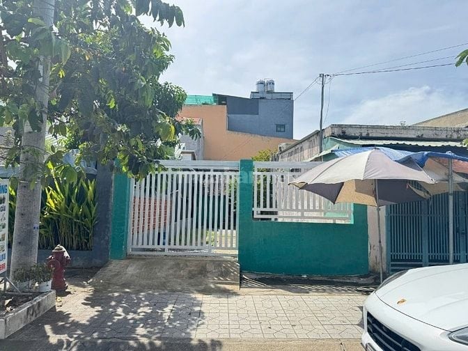 Cần bán nhà mặt tiền đường Nguyễn Thị Mài Hóc môn 201m2 giá 5,8 tỷ