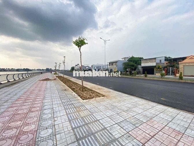 BÁN BIỆT THỰ VIEW SÔNG – BỜ KÈ BỬU LONG. Phường Trấn Biên