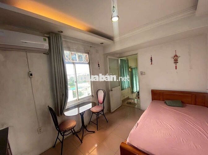 Phòng sân thượng lầu 5 Đề Thám