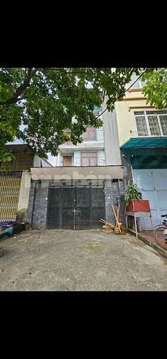 Cho thuê nhà 100m2 , 3,5 tầng Làng Nghề Triều Khúc