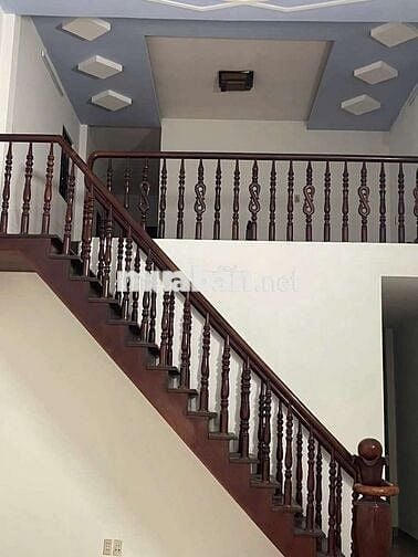 Nhà trệt lửng 3pn 2 wc đg xe tải