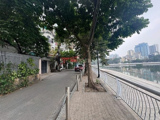 Nhà mặt phố Đặng Tiến Đông View toàn cảnh Hồ Hoàng Cầu, Đống Đa