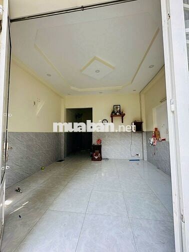 Cần bán căn nhà 1 trệt 1 lầu 2PN 2WC. Giá còn thương lượng