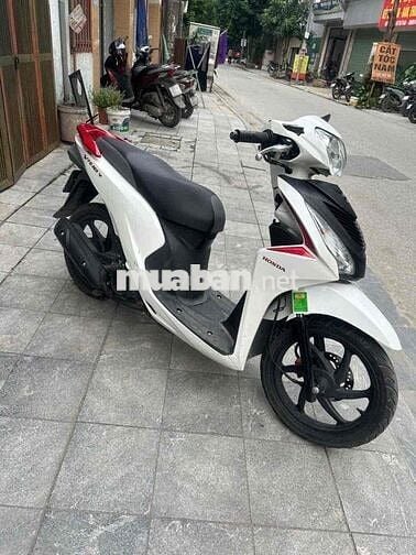 xe vision. bản đặc biệt màu trắng. biển tỉnh