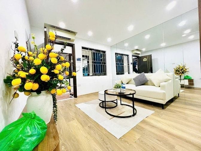 Nhà Đẹp, Phố 8 - 3, Hai Bà Trưng 25/65m, tầng 2, giá 3.98 tỷ.