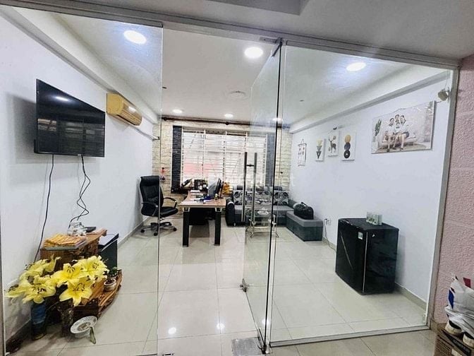 Cho thuê nhà đường số 43 phường Tân Phong Quận 7. Gần Nguyễn thị Thập,