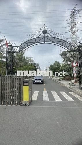 Bán nhà phố , 4 PN, phòng Bếp, phòng khách, , sân thượng trước sau