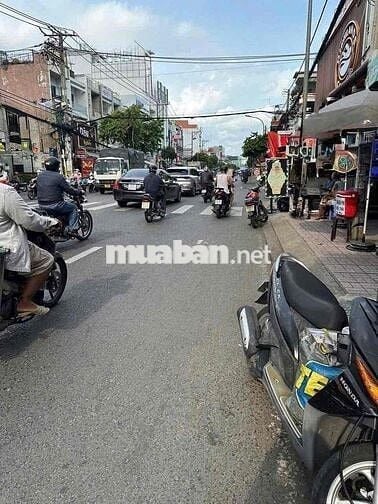 Cho Thuê Nhà Mat Tiền Đông Đúc-P13-Quận 6