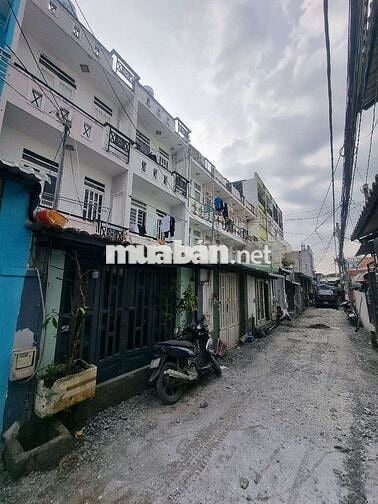 Nhà 3 lầu mới  2,4 tỷ sát MT Lê Văn Lương vào ở ngay