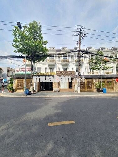 Cho thuê nhà mặt tiền gần siêu thị Go,có sẵn nội thất