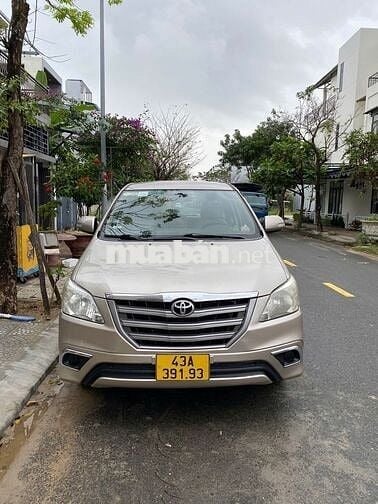Toyota Innova Vàng cát 8 chỗ