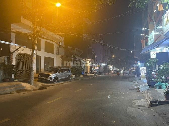 nhà 4x18.5m trệt 2 lầu  Đường Phan Huy Thực Phường Tân kiểng Q7