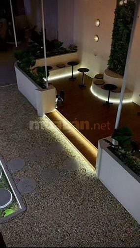 Cần bổ sung 3-4 bạn phụ bán đồ uống 