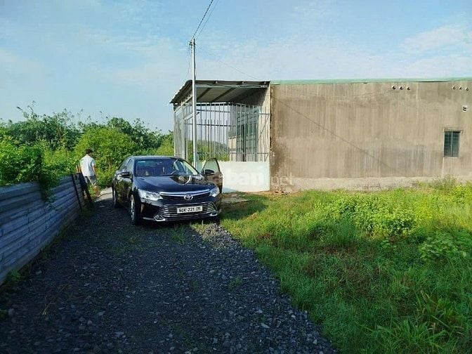 BÁN NHÀ CẤP 4 MỚI TOANH - SỔ HỒNG RIÊNG.