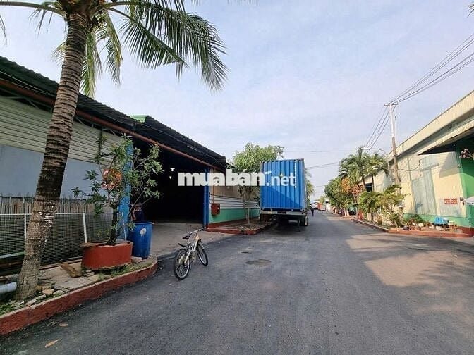 Cho Thuê kho Quận 7 Đường Nguyễn Văn Qùy DT 300m sạch đẹp.