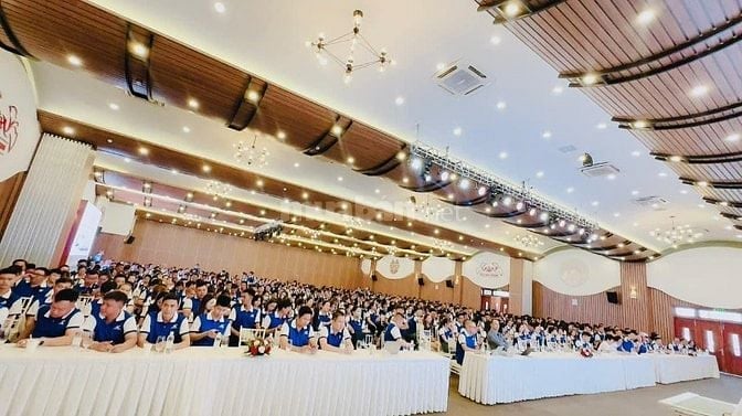 TUYỂN TÀI XẾ LÁI XE TẢI 1.8 - 2.5 TẤN