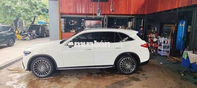 Mercedes Benz GLC 2023 300 4Matic - 11000 km