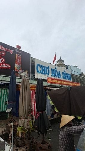 Bán Sạp lớn Mặt Tiền Chợ Hoà Bình Q5. Giá 1.2 tỷ 