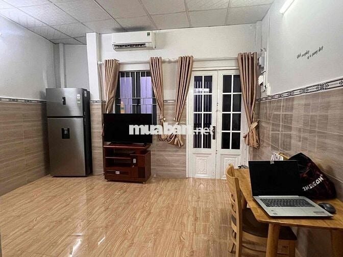 Cho thuê nhà nguyên căn full nội thất đường Bến Vân Đồn,Quận 4 (32m2)