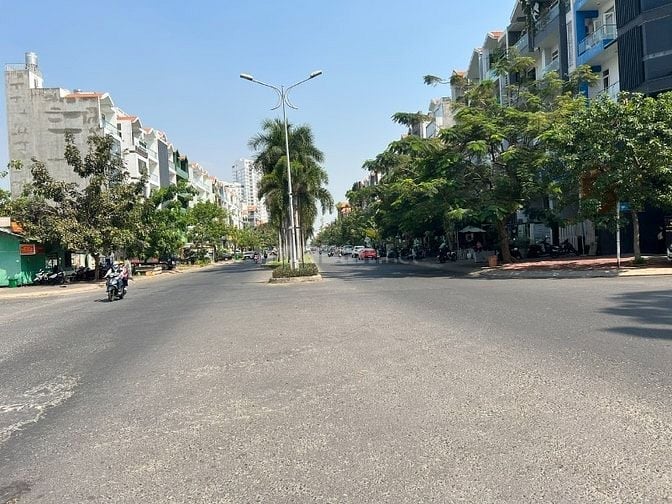 Cho thuê nhà Him Lam mặt tiền đường Hoàng Trọng Mậu giá 58T/tháng 