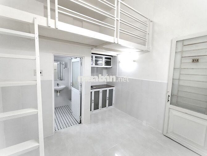 Phòng quận 7 RỘNG, Gác Cao, TIỆN NGHI HOÀN HẢO - Xung quanh có mọi thứ