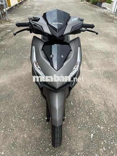 Vario 150 2016 mẫu cũ màu vàng cát.