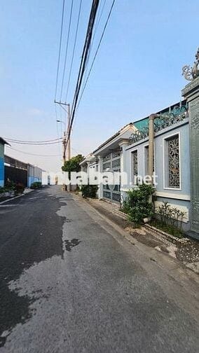 đất 672m2 có 200m Thổ 9,65 tỷ MT Xuân Thới Thượng 20 HCM hàng hiếm