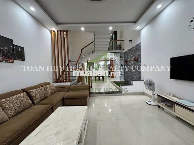 NHÀ ĐẸP KHU PHẠM VĂN ĐỒNG – 100M2 – 3 TẦNG – 3 PHÒNG NGỦ KHÉP KÍN