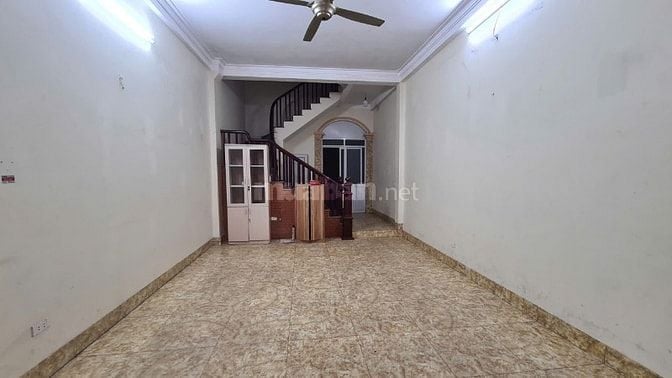 Cho thuê nhà khu dịch Vụ Vạn Phúc, 65 m2  x 3.5 Tầng, đường oto tránh