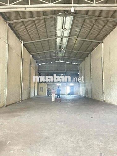 Cho thuê kho, xưởng 330m2 tại Xuân Thới Đông