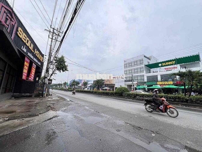 Bán Nhà Mặt Tiền Kinh Doanh 1 / DT825 Đức Hoà Hạ Long an